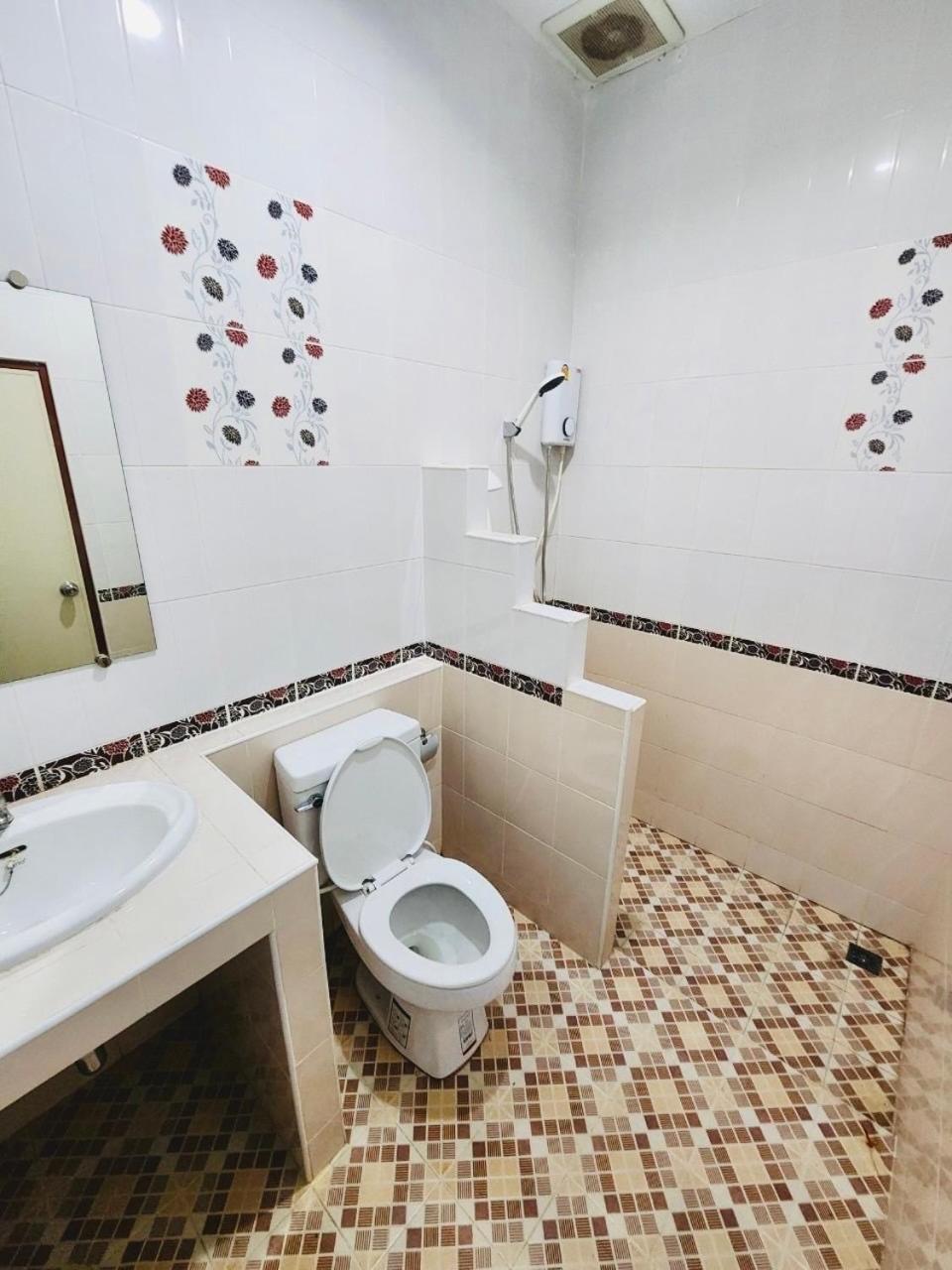 Baan Meen - Vacation Home Ban Huai Phlu Buitenkant foto